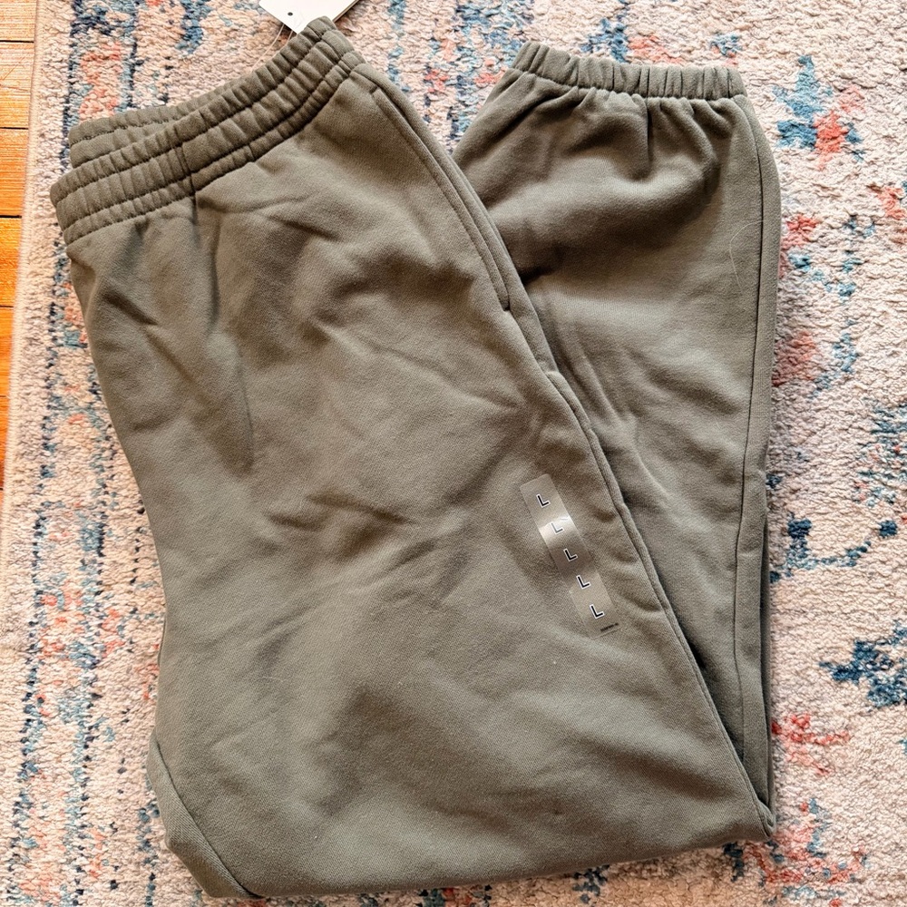 Uniqlo Green Sweatpants